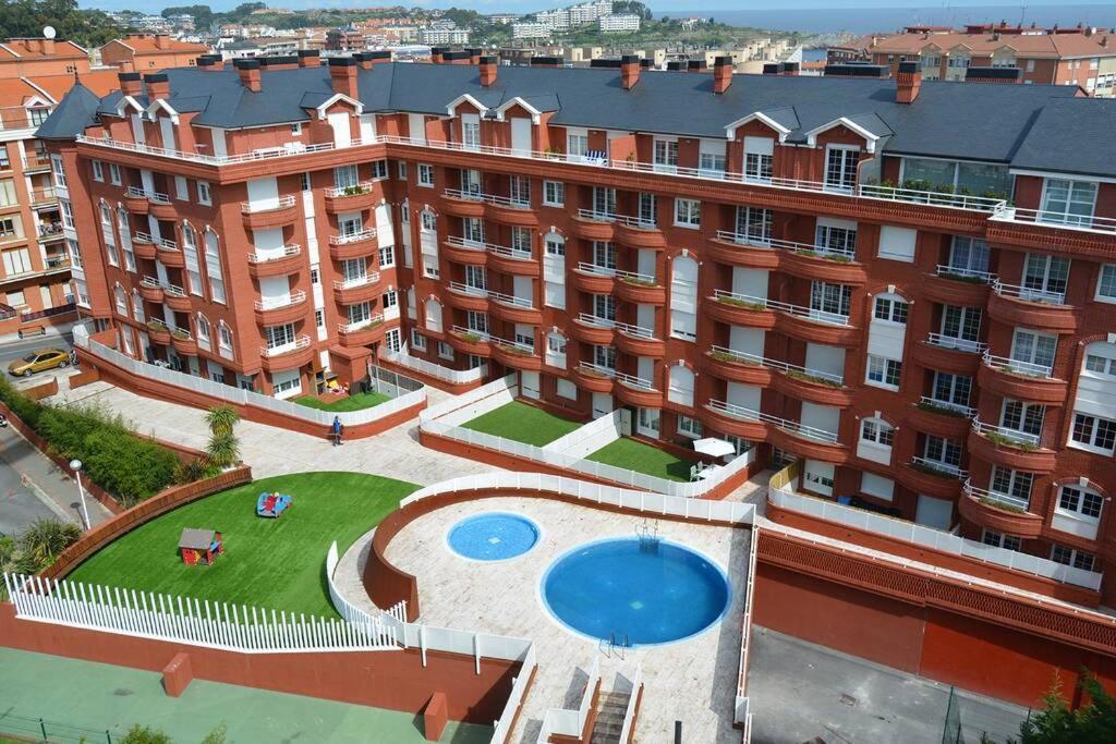 Castro Holidays - Centrico Piscina Urbanizacion Garaje Gratis กาสโตร-อูร์เดียเลส ภายนอก รูปภาพ