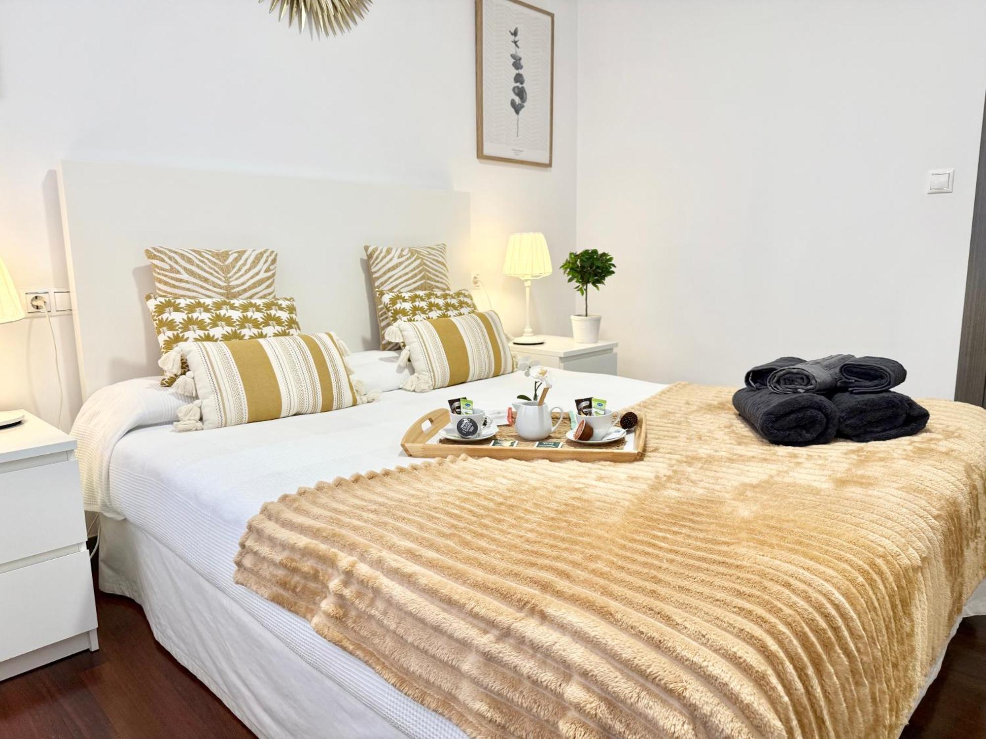 Castro Holidays - Centrico Piscina Urbanizacion Garaje Gratis กาสโตร-อูร์เดียเลส ภายนอก รูปภาพ