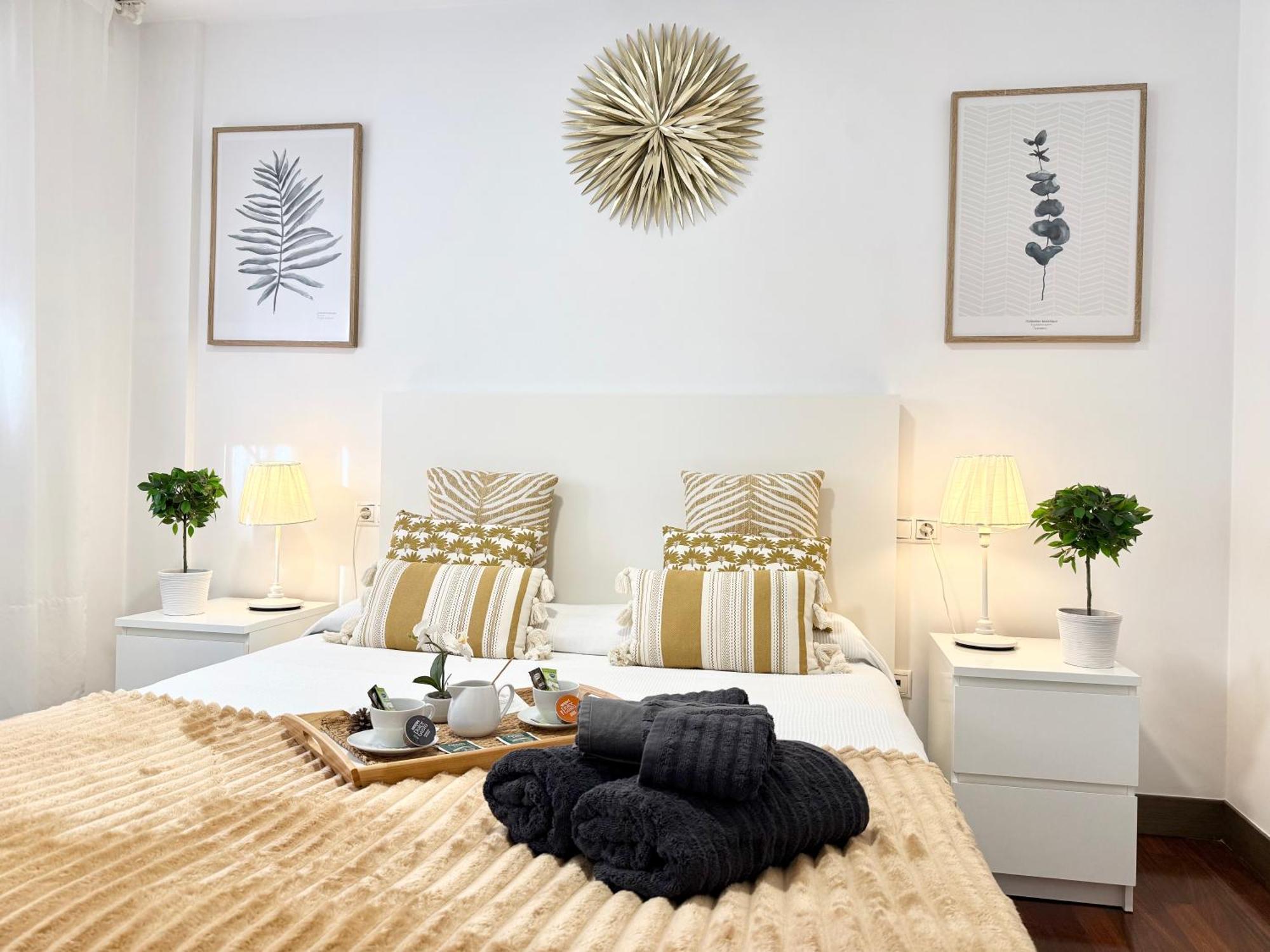Castro Holidays - Centrico Piscina Urbanizacion Garaje Gratis กาสโตร-อูร์เดียเลส ภายนอก รูปภาพ